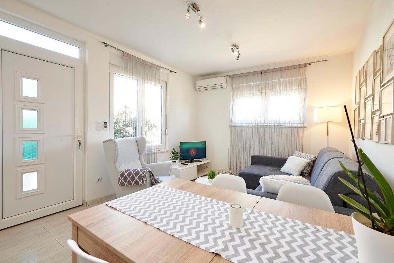 Apartmani Sara I Klara Trogir Eksteriør bilde