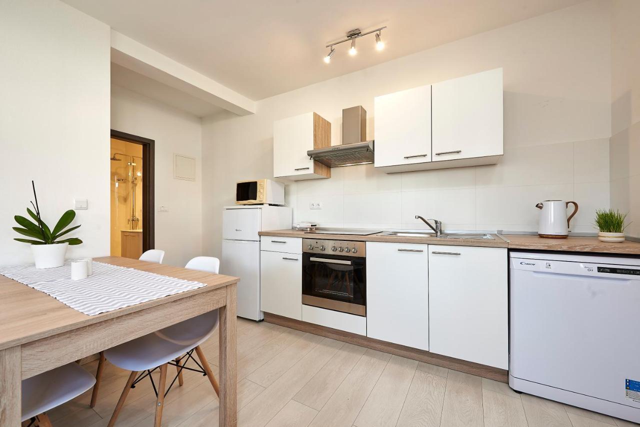 Apartmani Sara I Klara Trogir Eksteriør bilde