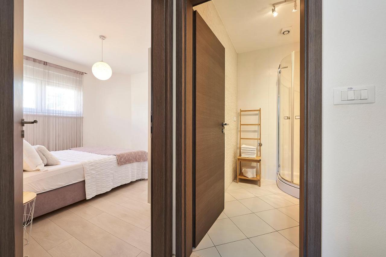Apartmani Sara I Klara Trogir Eksteriør bilde